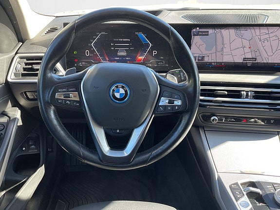 BMW 330e 10 of 20