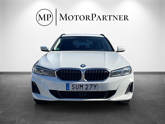 BMW 330e 3 of 20