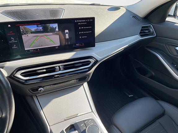 BMW 330e 12 of 20