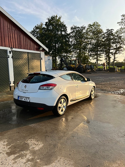 Renault Megane III 3 of 5