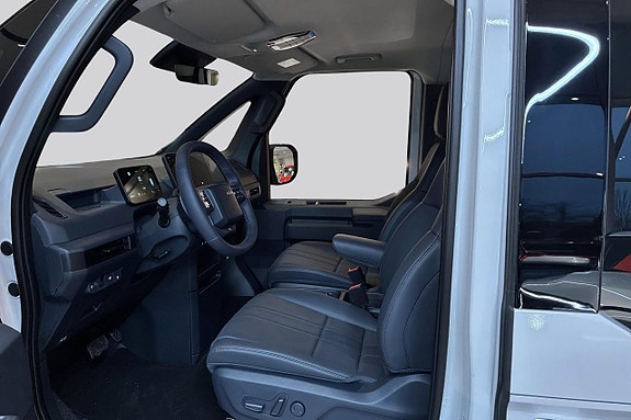 Kia PV5 8 of 28
