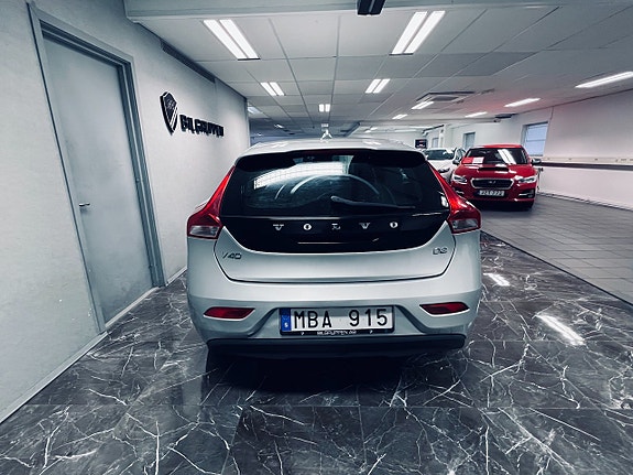 Volvo V40 5 of 21