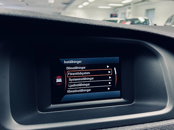 Volvo V40 18 of 21