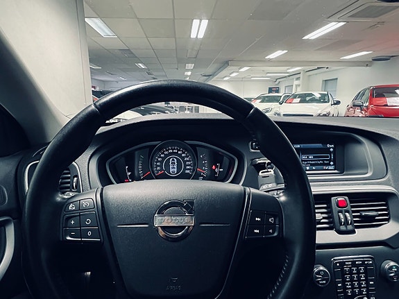 Volvo V40 13 of 21