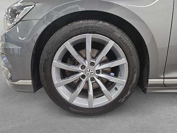 Volkswagen Passat 8 of 21