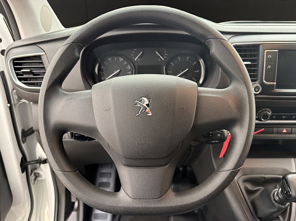 Peugeot Traveller 16 of 29