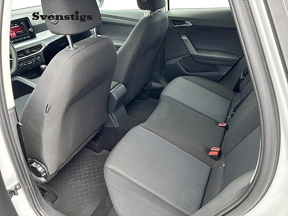 Seat Arona 11 of 15