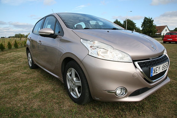 Peugeot 208 5 of 18