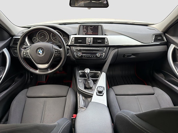 BMW 320d 10 of 15