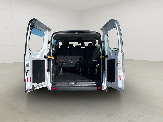 Ford Transit Custom 11 of 26