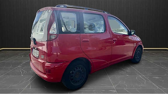 Toyota Yaris Verso 4 of 7