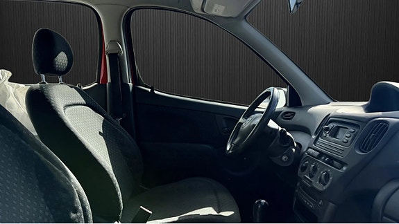 Toyota Yaris Verso 7 of 7