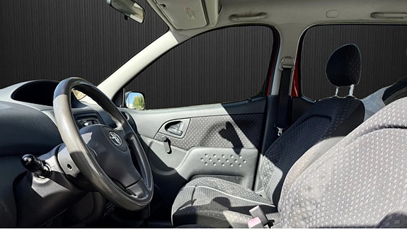 Toyota Yaris Verso 6 of 7