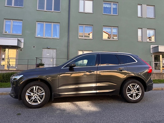 Volvo XC60 2 of 10