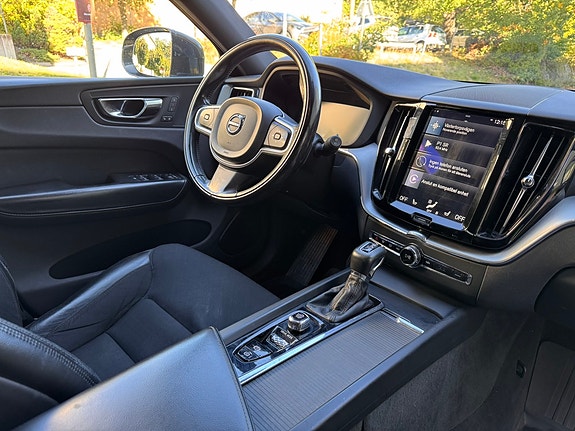 Volvo XC60 5 of 10
