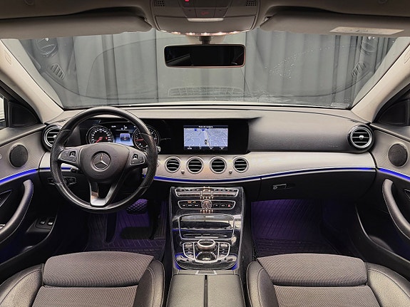 Mercedes-Benz E220 24 of 30