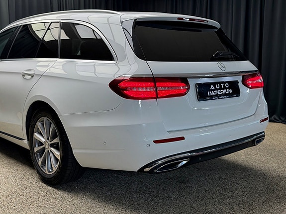 Mercedes-Benz E220 13 of 30