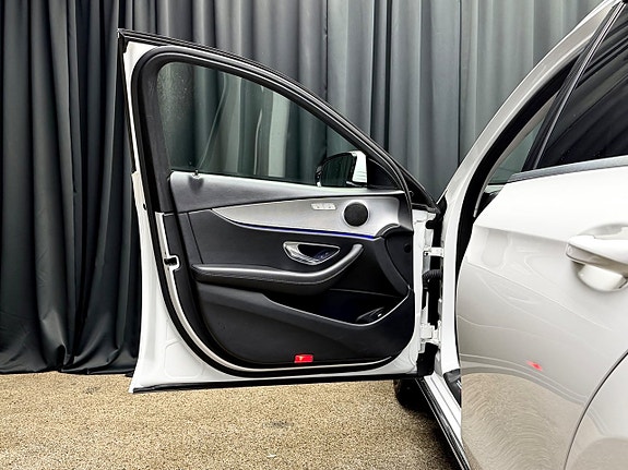 Mercedes-Benz E220 15 of 30