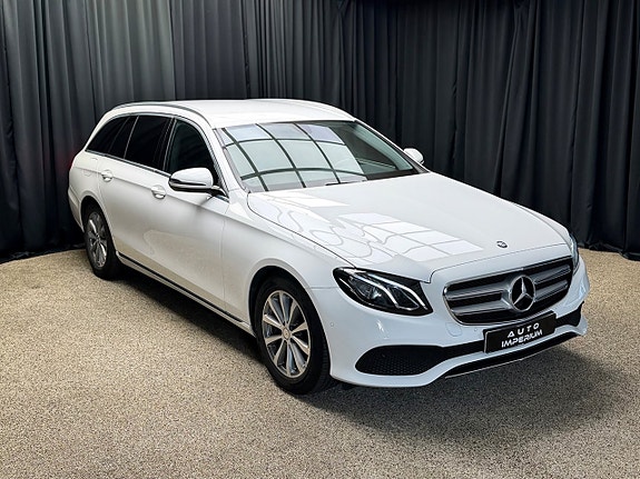 Mercedes-Benz E220 9 of 30