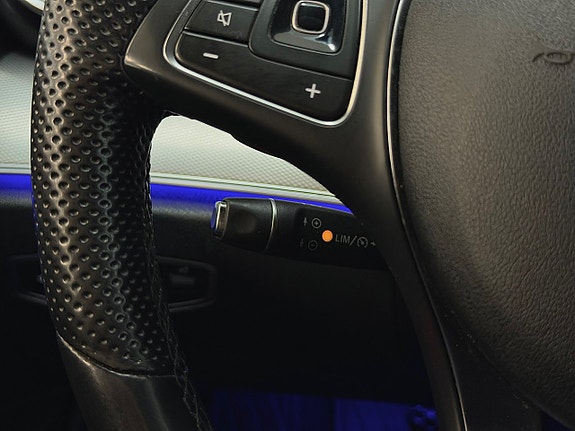 Mercedes-Benz E220 23 of 30