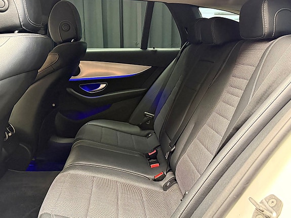 Mercedes-Benz E220 19 of 30