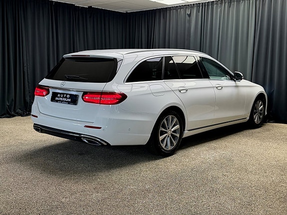 Mercedes-Benz E220 12 of 30
