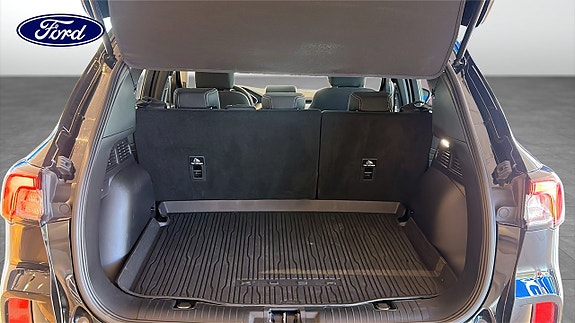 Ford Kuga 10 of 12