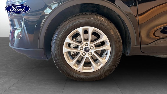Ford Kuga 9 of 12