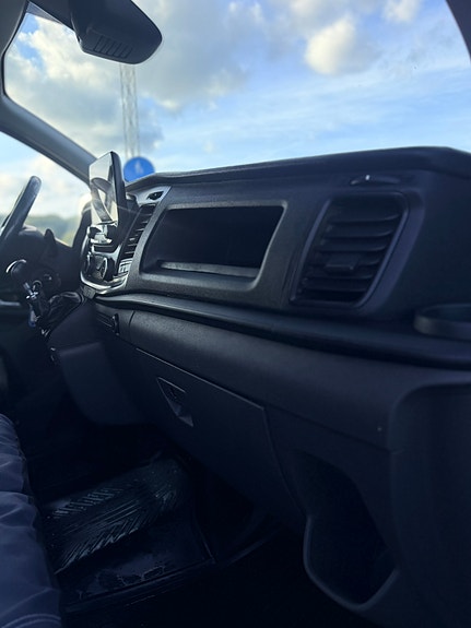 Ford Transit Custom 9 of 10