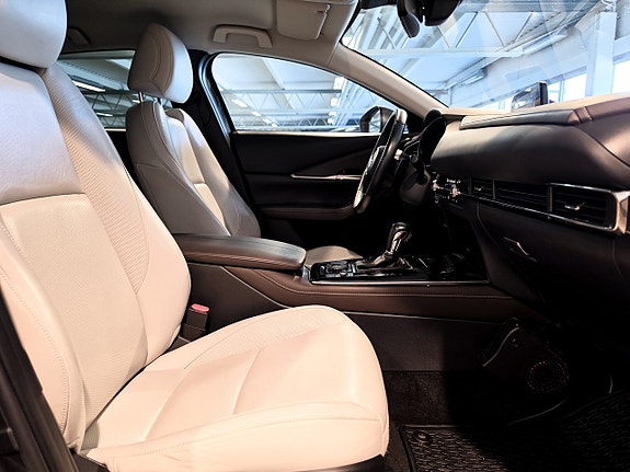 Mazda CX-30 7 of 24