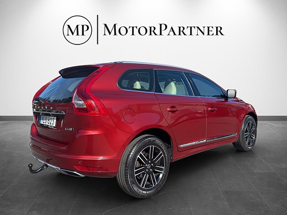 Volvo XC60 7 of 17