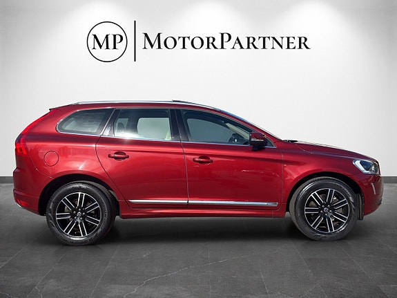 Volvo XC60 8 of 17