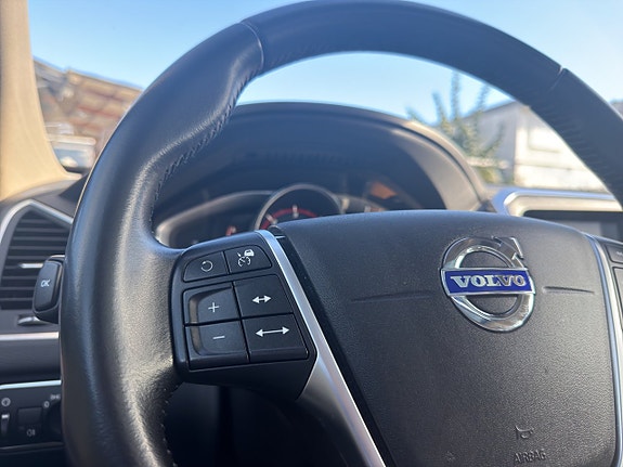 Volvo XC60 17 of 17