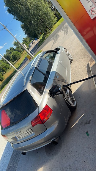Audi A4 3 of 6