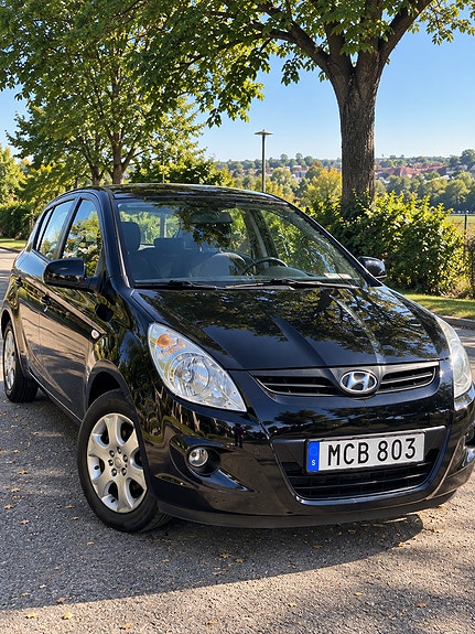 Hyundai i20 2 of 8