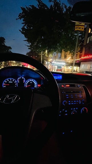 Hyundai i20 3 of 8