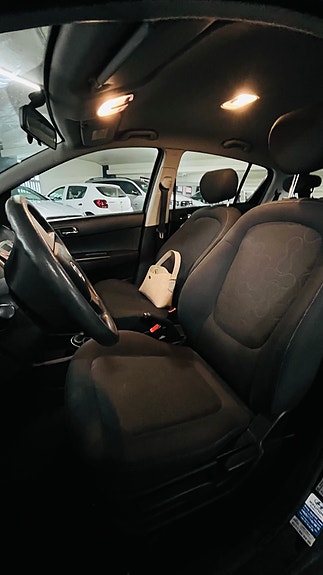 Hyundai i20 5 of 8