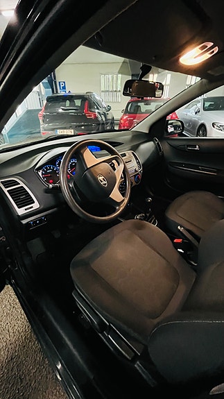 Hyundai i20 4 of 8
