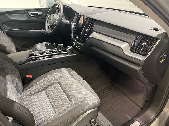 Volvo XC60 10 of 26