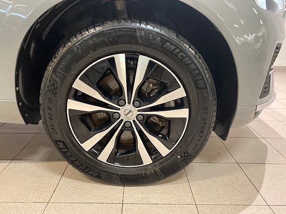 Volvo XC60 6 of 26
