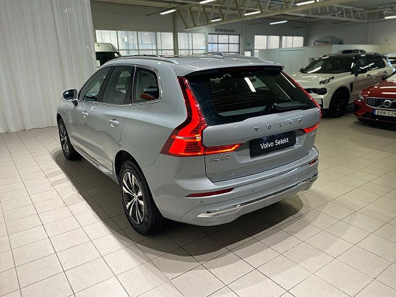 Volvo XC60 3 of 26