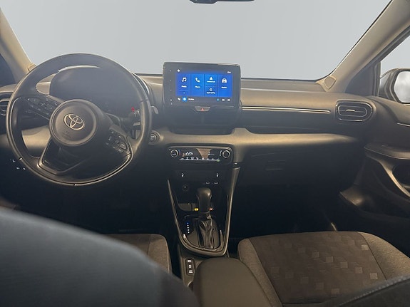 Toyota Yaris 8 of 15