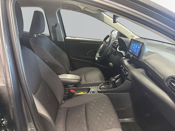 Toyota Yaris 6 of 15