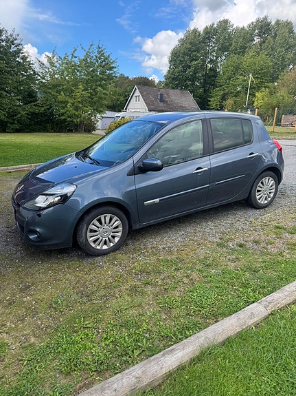 Renault Clio 2 of 4