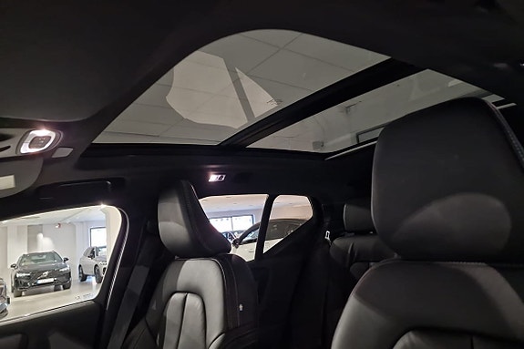 Volvo XC40 14 of 18