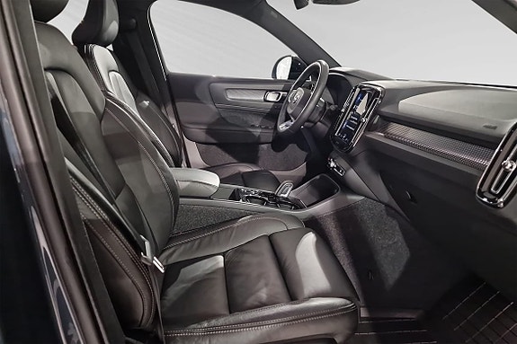 Volvo XC40 10 of 18