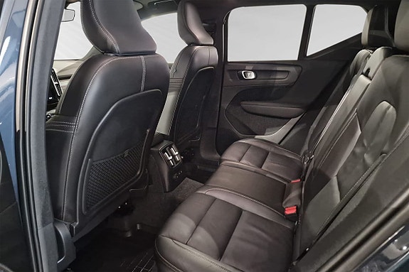 Volvo XC40 8 of 18