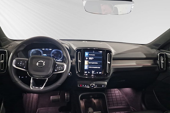 Volvo XC40 9 of 18