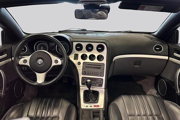 Alfa Romeo Spider 7 of 18