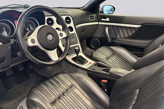 Alfa Romeo Spider 8 of 18